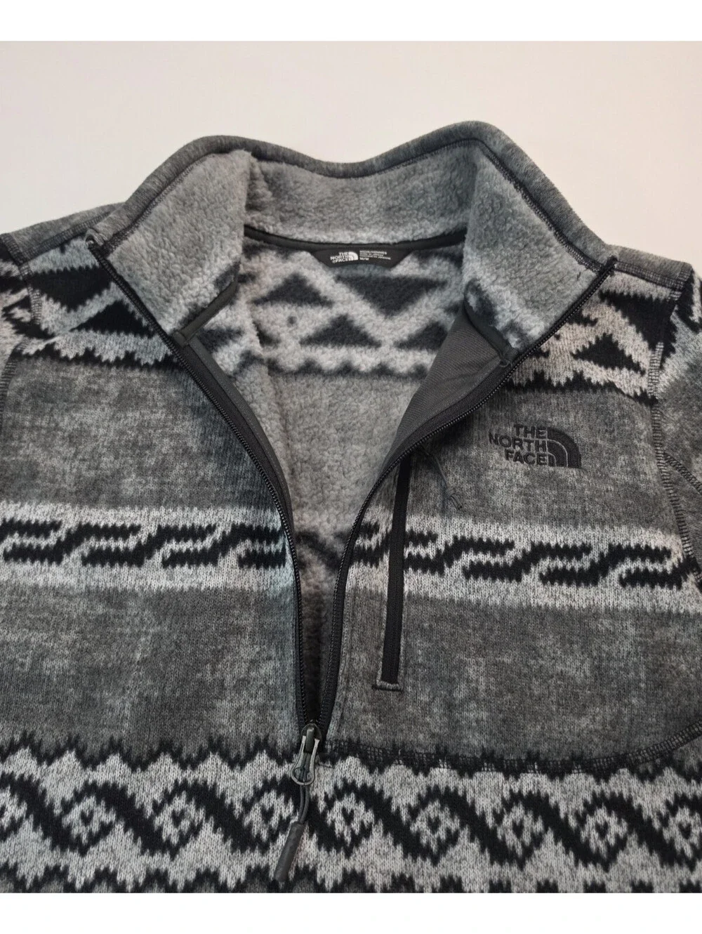 The North Face Gray Aztec Tribal Fleece 1/4 Zip Pullover Mens Size Medium M